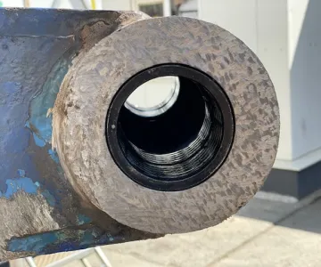 
            Opravy dier, otvorov ramien a čapov
    