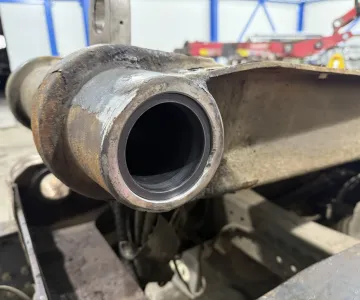 
            Opravy dier, otvorov ramien a čapov
    